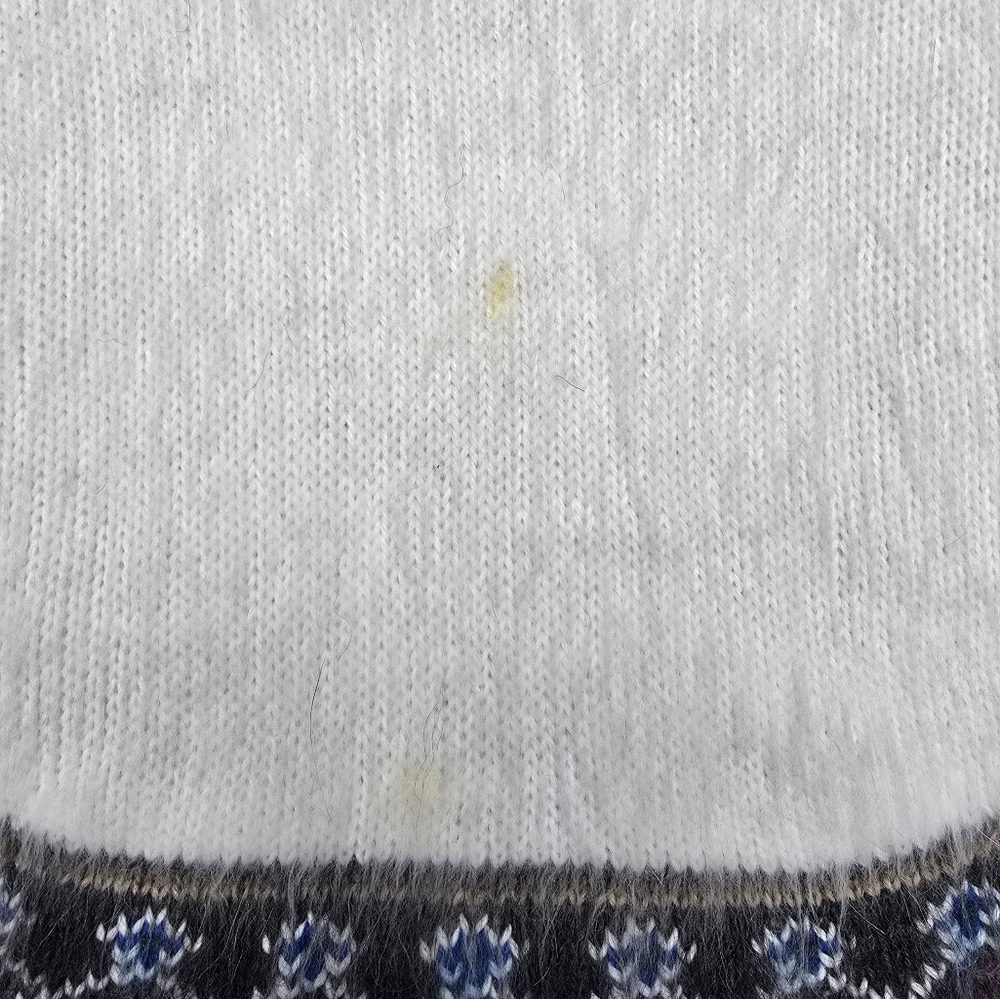 Sweater - Picture 2 of 4